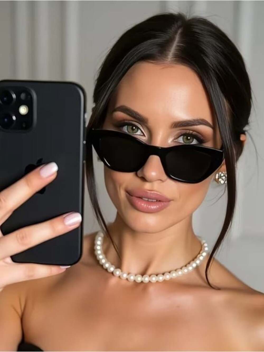 Black Cat-Eye Women’s Sunglasses - Classic Black